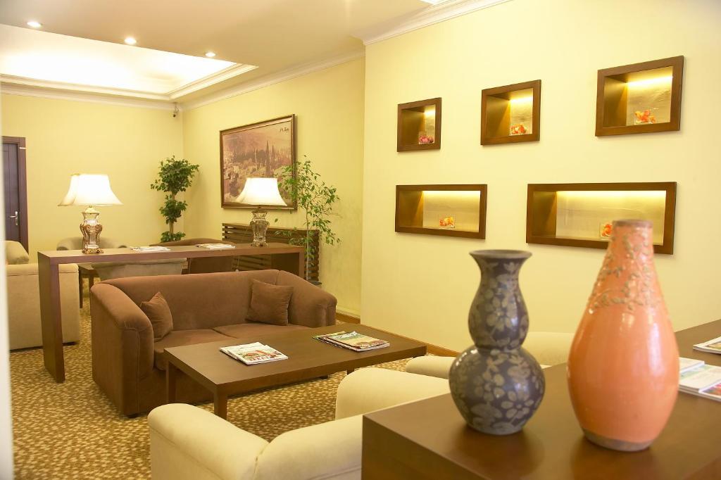 Arma Hotel Маниса Екстериор снимка